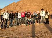 بالصور: مجموعة من شبان مدينة اللد في رحلة إلى شرم الشيخ